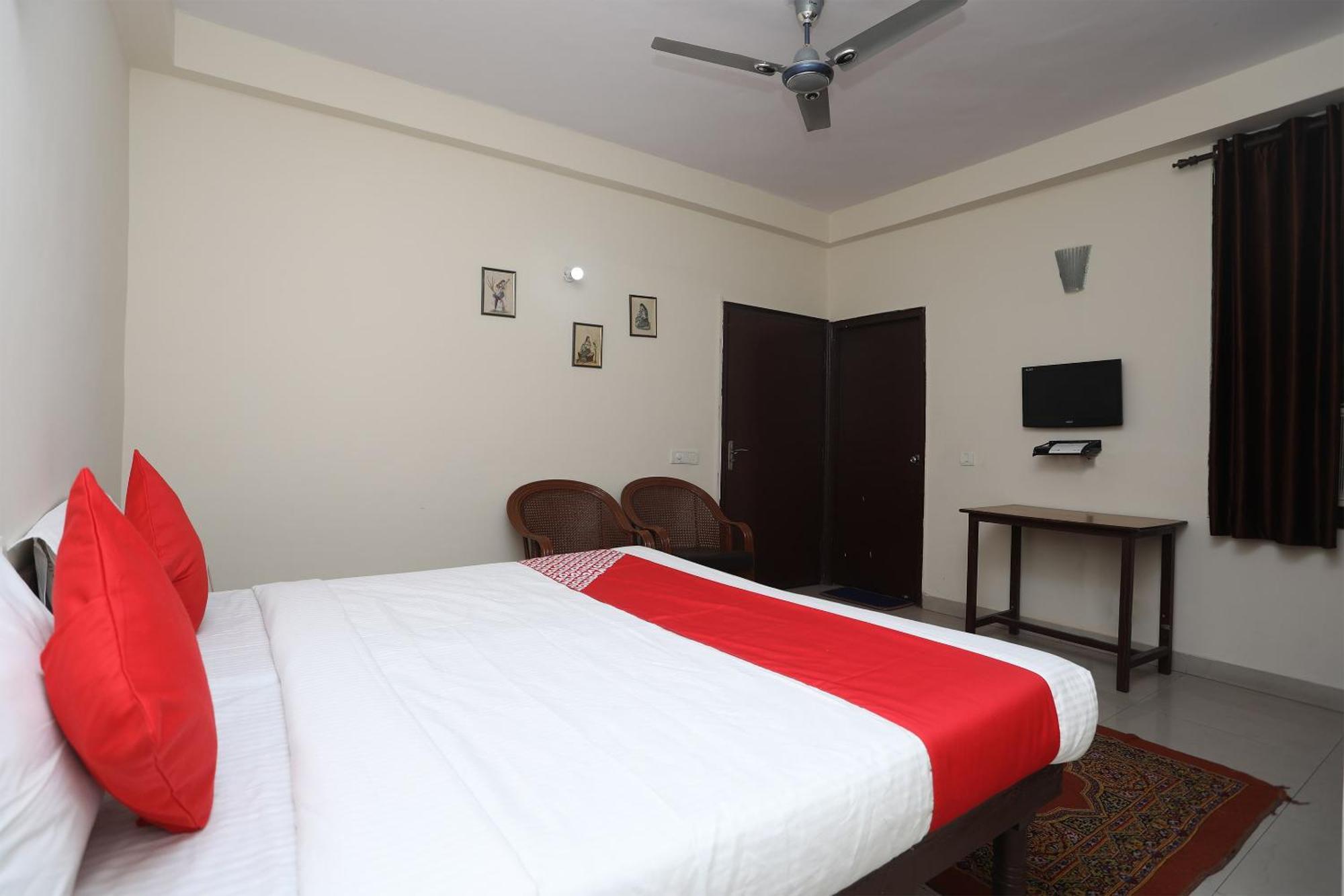 โอโย 14454 เซลิเบรชั่น บีแอนด์บี โฮม Hotel เดลี ภายนอก รูปภาพ