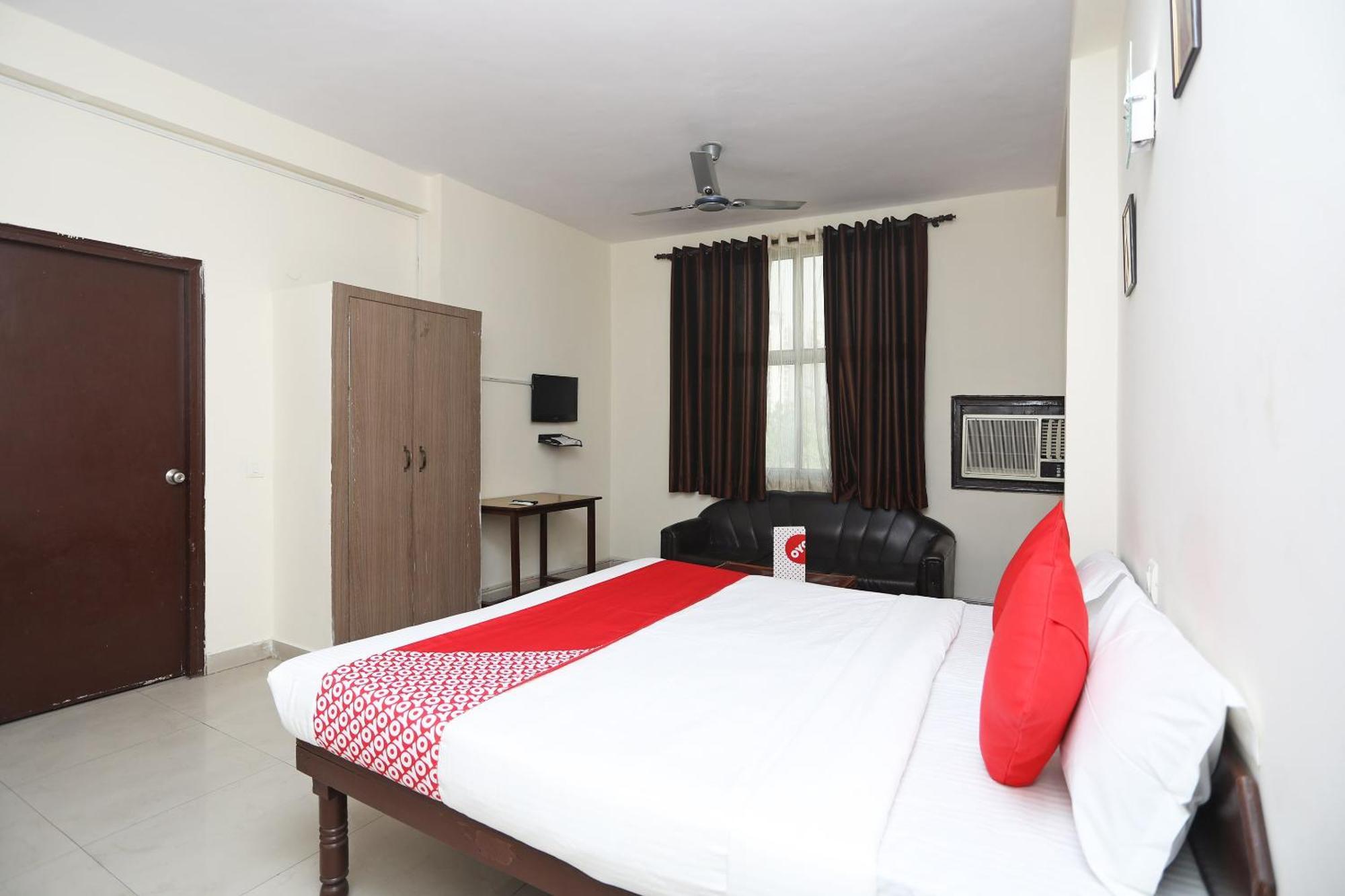 โอโย 14454 เซลิเบรชั่น บีแอนด์บี โฮม Hotel เดลี ภายนอก รูปภาพ