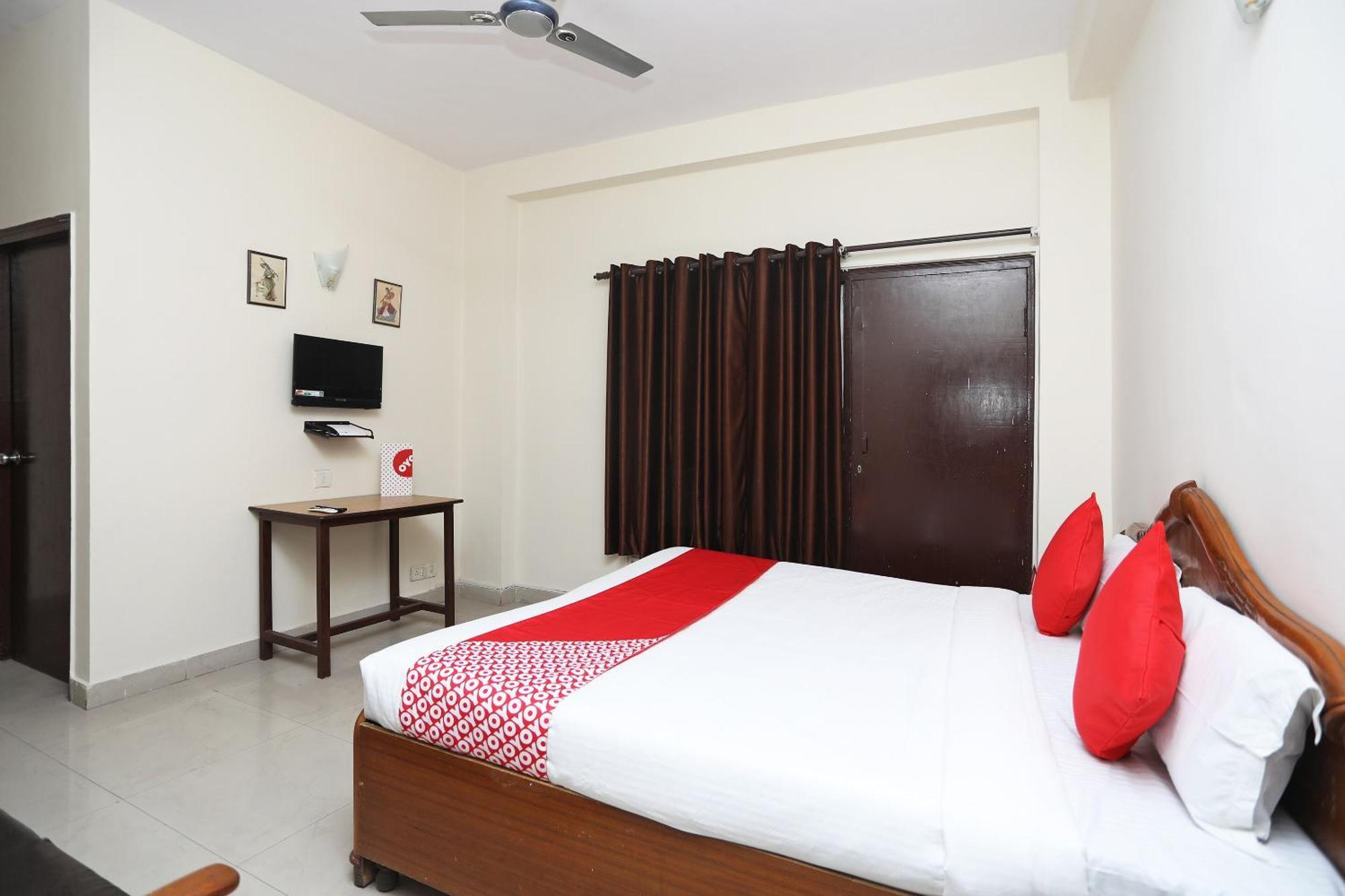 โอโย 14454 เซลิเบรชั่น บีแอนด์บี โฮม Hotel เดลี ภายนอก รูปภาพ